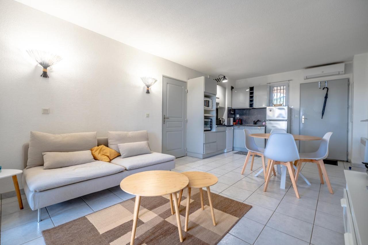 Superbe Appartement Avec Piscine Le Plan-de-la-Tour Luaran gambar